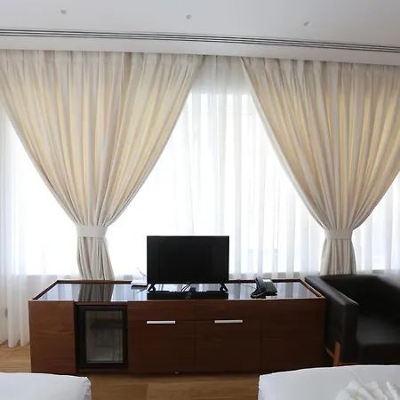 Hotel Ergis *